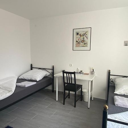 Pension Am Kreisel Kassel Exteriör bild