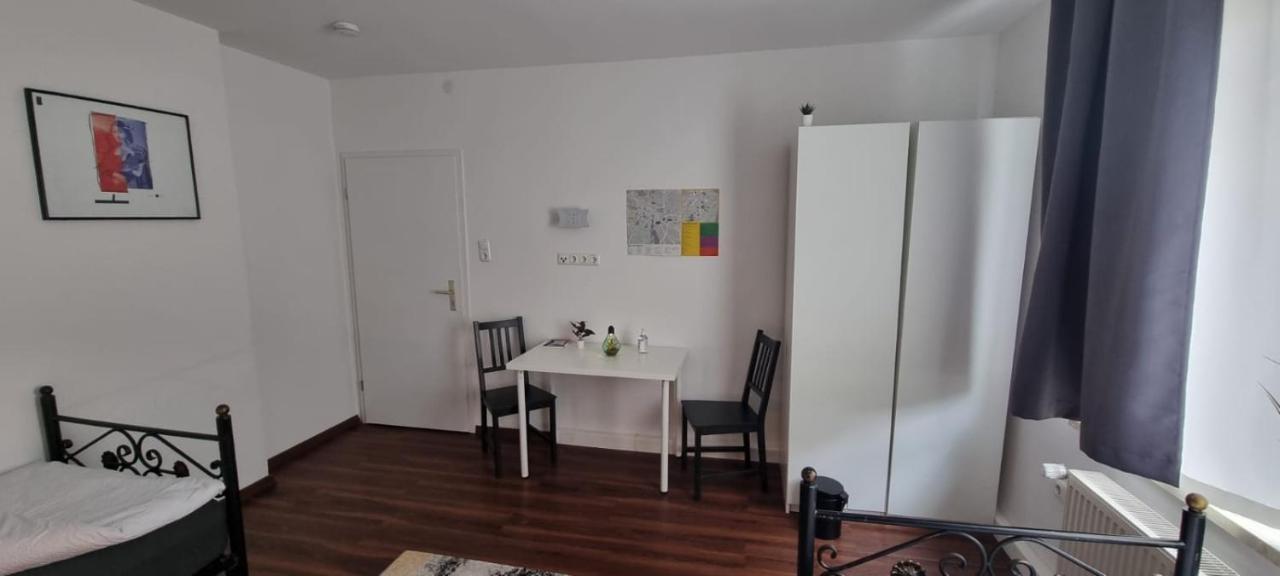 Pension Am Kreisel Kassel Exteriör bild