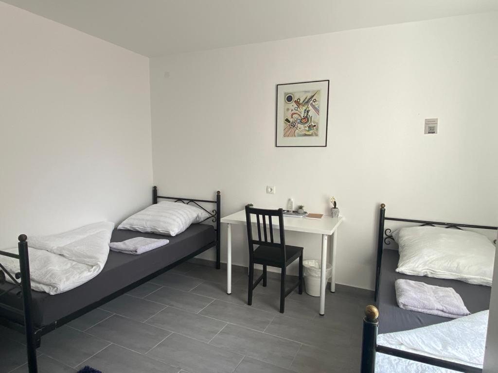 Pension Am Kreisel Kassel Exteriör bild